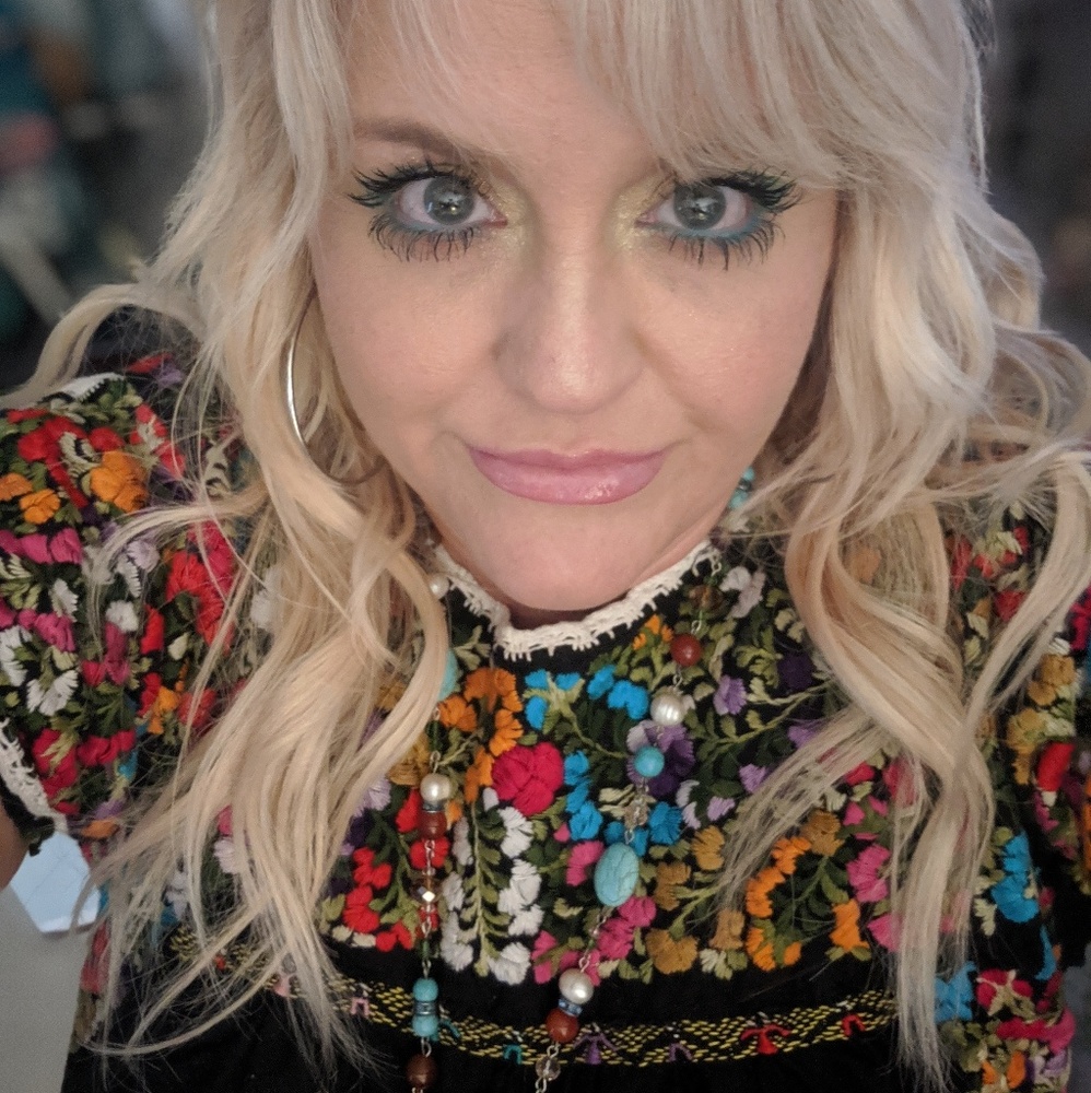 Meet your Posher, Desiree